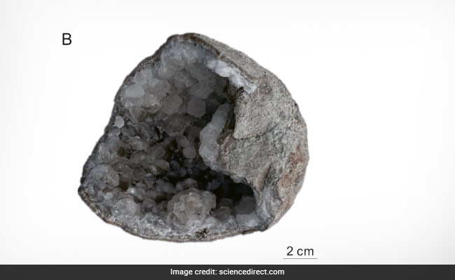 Scientists Discover Two Giant Crystal-Filled Dinosaur Eggs In China