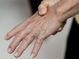 Yogasan : कमजोर हो रही नसों में जान फूंक देते हैं ये 3 योगासन Yogasan : कमजोर हो रही नसों में जान फूंक देते हैं ये 3 योगासन