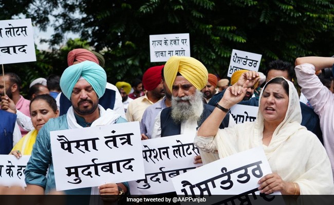 Aam Aadmi Party, BJP Hold Protests In Chandigarh