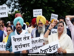 Aam Aadmi Party, BJP Hold Protests In Chandigarh Aam Aadmi Party, BJP Hold Protests In Chandigarh
