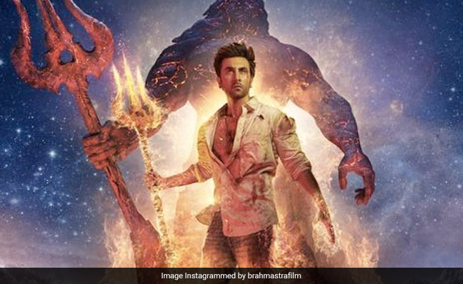 <i>Brahmastra</i> Review: Ranbir Kapoor Anchors The Action In Ambitious And Entertaining Fantasy