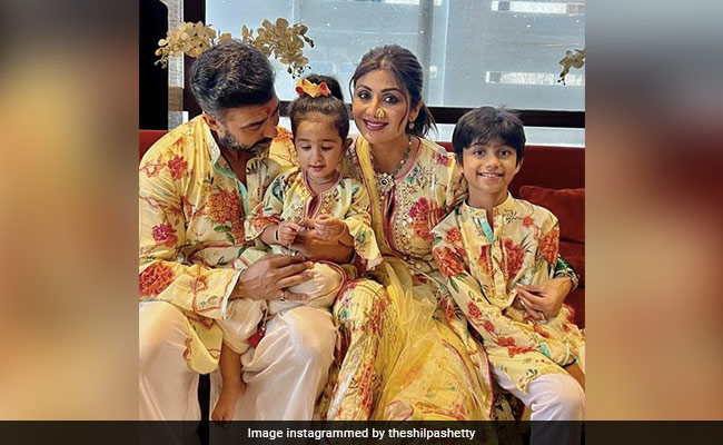 Shilpa Shetty And Raj Kundra With Kids Viaan, Samisha In A Picture-Perfect Family Portrait