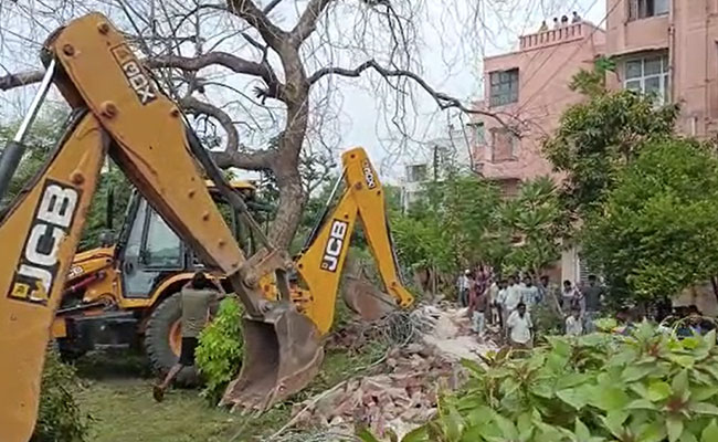 4 Dead As Part Of Noida Apartment Building's Boundary Wall Collapses