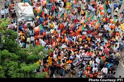 BJP Workers Clash With Cops During Protest March In Kolkata, Other Top Stories BJP Workers Clash With Cops During Protest March In Kolkata, Other Top Stories