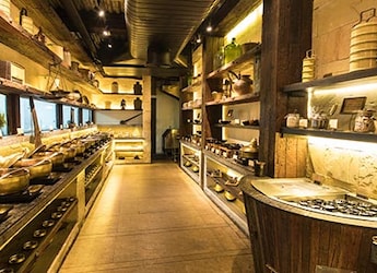 Hop On The Journey Of Traditional Indian Flavours At The GT Road Restaurant, Delhi Hop On The Journey Of Traditional Indian Flavours At The GT Road Restaurant, Delhi
