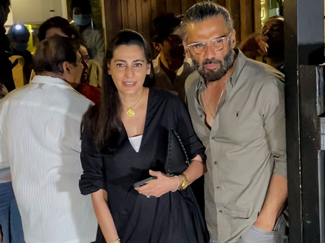 It's A Date Night For Suniel Shetty