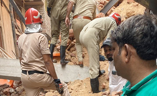 4 Injured As Under-Construction Building Collapses In Delhi's Azad Market