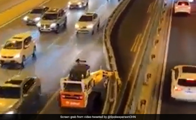 Video Shared By Chinese Official Shows How Reversible Lanes Help Decongest Traffic In Beijing