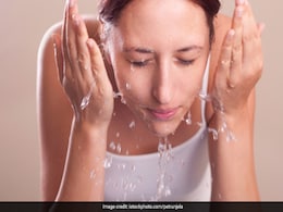 इस ड्राई फ्रूट का पानी त्वचा को बना सकता है कई गुना खूबसूरत, जान लीजिए नाम और इस्तेमाल का तरीका  इस ड्राई फ्रूट का पानी त्वचा को बना सकता है कई गुना खूबसूरत, जान लीजिए नाम और इस्तेमाल का तरीका