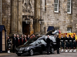 Coffin Of Queen Elizabeth II Arrives At Edinburgh Palace Coffin Of Queen Elizabeth II Arrives At Edinburgh Palace