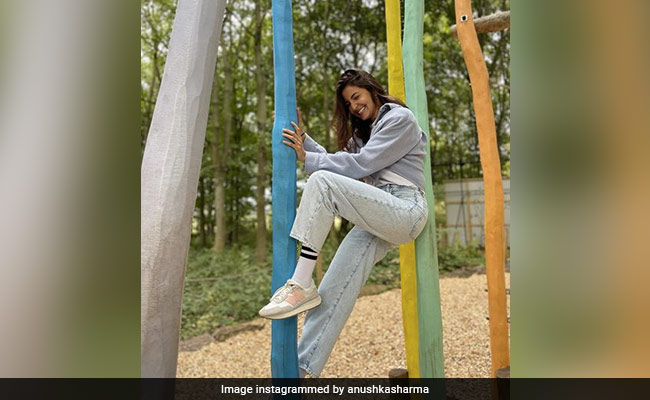 How Anushka Sharma Spent Her Saturday With Daughter Vamika In London. See Post