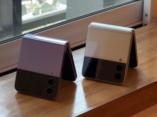 Samsung Galaxy Z Flip 4 Review in Hindi After Use: कितनी बार खुलेगा?