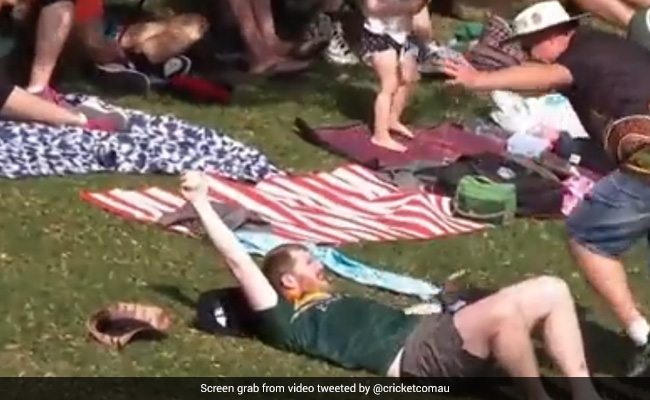 Aus vs Zim 3rd ODI: जो कैच इस फैन ने पकड़ा, वह बड़े-बडे़ फील्डर ऐसे नहीं पकड़ पाएंगे, video आपकी आंखें खोल देगा