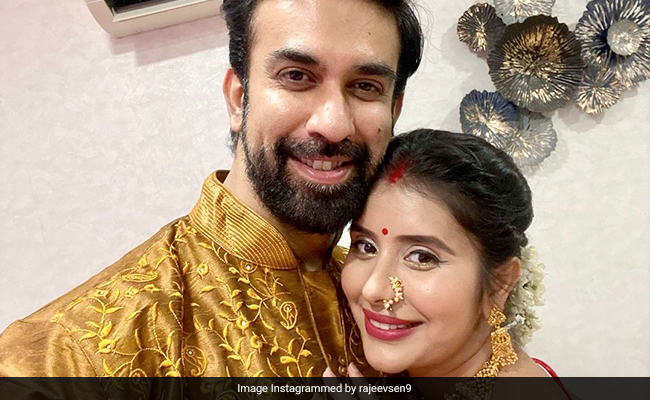 Charu Asopa And Rajeev Sen Share Pics From Ganpati <i>Visarjan</i>