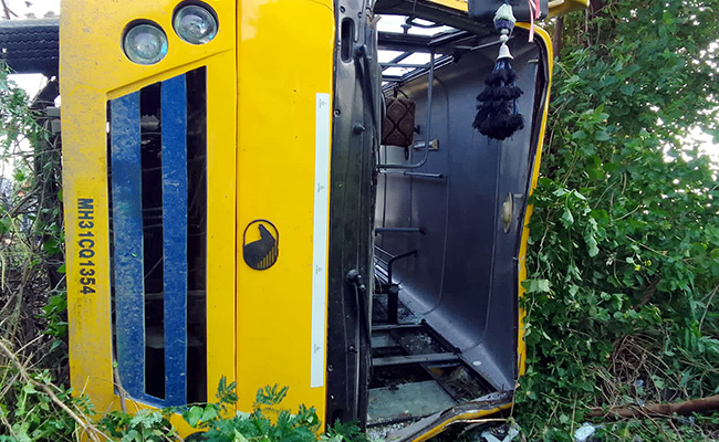 1 Child Dead, 2 Injured As School Bus Meets With Accident In Madhya Pradesh