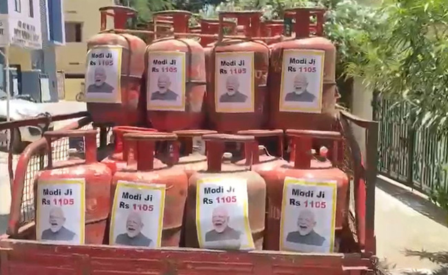 "Wanted Pics Of Modi Ji? Here...": KCR Party's Price Jibe On Union Minister's Demand In Telangana