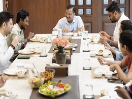 In Gujarat Outreach, Arvind Kejriwal Hosts Sanitation Worker For Lunch In Gujarat Outreach, Arvind Kejriwal Hosts Sanitation Worker For Lunch