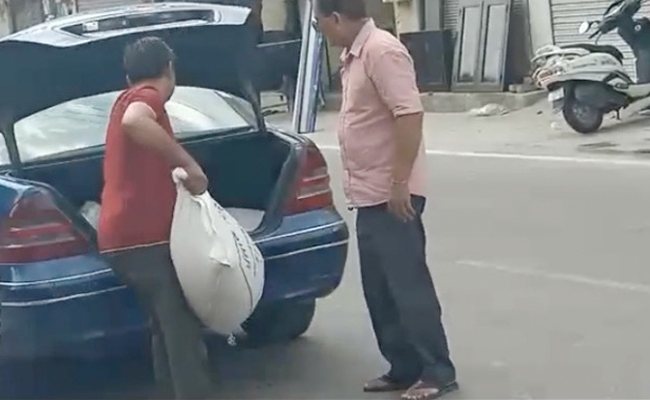 Punjab Man Picks Up Cheap Ration In A Mercedes, Video Stuns Internet