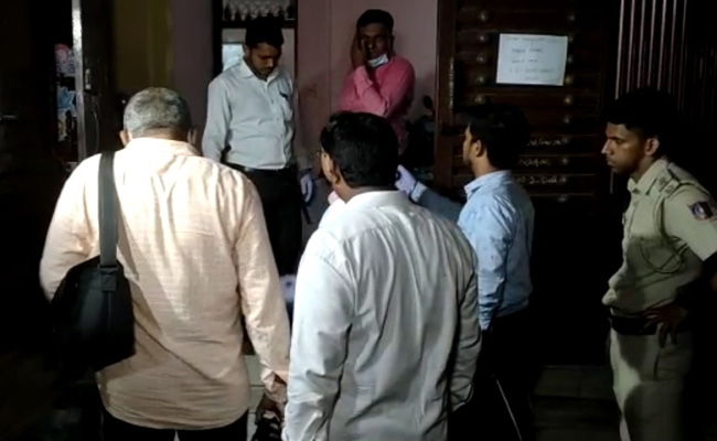 Delhi Man Kills Wife, Attacks Sons Over Sale Of Flat, Dies By Suicide