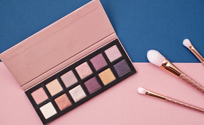 Experiment With New Makeup Looks With These Must-Have Eyeshadow Palettes