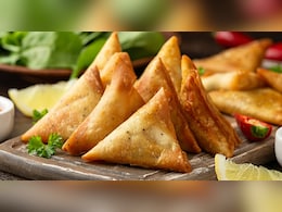 समोसे के लिए फेमस हैं दिल्ली की ये 5 जगहें, जानिए कहां पर मिलता है Best Samosa समोसे के लिए फेमस हैं दिल्ली की ये 5 जगहें, जानिए कहां पर मिलता है Best Samosa