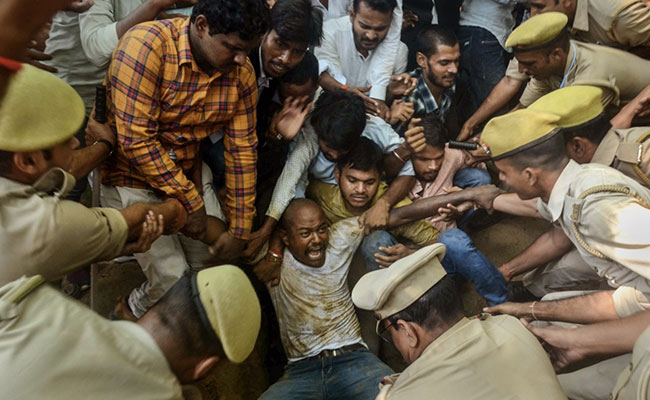 Allahabad University Students Threaten To Bury Themselves Over Fee Hike