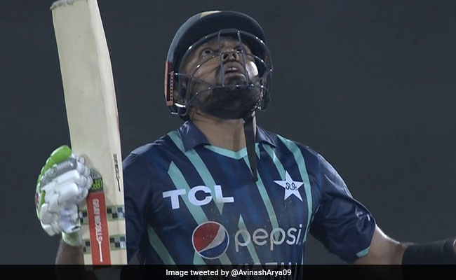 बाबर आजम ने कर ली कोहली के एक विराट रिकॉर्ड की बराबरी, इस मामलें में चारों को दी मात