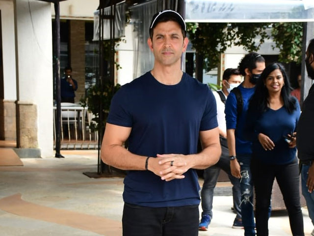 बचपन में ऋतिक रोशन का नहीं था कोई भी दोस्त, इस बड़ी परेशानी के चलते रातभर रोते थे एक्टर