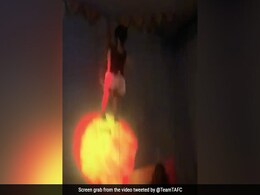 Watch: Allu Arjun's <i>Pushpa</i> Inspires Ganapati Pandal In Mumbai Watch: Allu Arjun's <i>Pushpa</i> Inspires Ganapati Pandal In Mumbai
