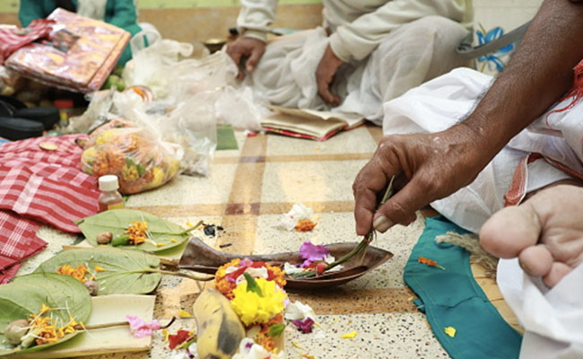 Shradh Paksha 2022: क्या आपको पता है श्राद्ध, तर्पण और पिंडदान में अंतर, यहां जानिए इनके अर्थ और पूरी विधि 