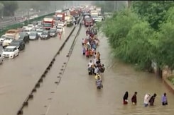 Noida Schools Closed Today For Classes 1-8 Due To Heavy Rain Noida Schools Closed Today For Classes 1-8 Due To Heavy Rain