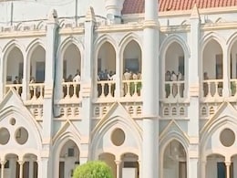 MP हाईकोर्ट में वकीलों का हंगामा, कहा- जज की अनुचित टिप्पणी से आहत हो एक वकील ने किया सुसाइड MP हाईकोर्ट में वकीलों का हंगामा, कहा- जज की अनुचित टिप्पणी से आहत हो एक वकील ने किया सुसाइड