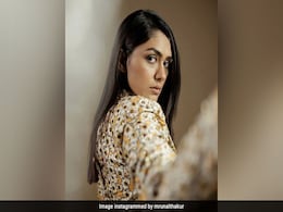 Mrunal Thakur का बटरकप को-ओर्ड सेट है बेहद स्टाइलिश, एक्ट्रेस के आउटफिट्स से आप भी ले सकती हैं इंस्पिरेशन Mrunal Thakur का बटरकप को-ओर्ड सेट है बेहद स्टाइलिश, एक्ट्रेस के आउटफिट्स से आप भी ले सकती हैं इंस्पिरेशन