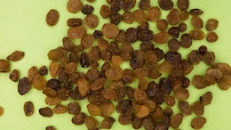 Raisins For Skin Health: How Raisin Water Promotes Glowing Skin