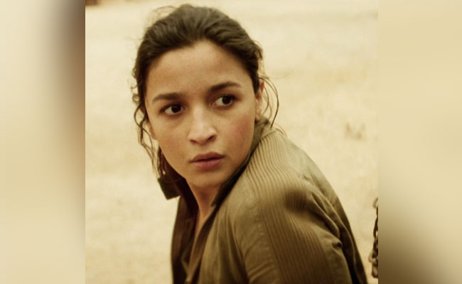 <i>Heart Of Stone</i>: First Look Of Alia Bhatt As Keya Dhawan. Fans Say "Proud Of You"