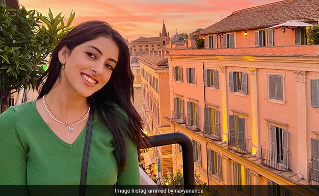 Navya Naveli Nanda's Latest Pic Gets A Thumps Up From BFFs Suhana Khan And Ananya Panday