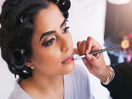<i>Navratri</i> 2022: 5 Easy Makeup Looks To Try Out For <i>Garba</i> Dance Nights <i>Navratri</i> 2022: 5 Easy Makeup Looks To Try Out For <i>Garba</i> Dance Nights