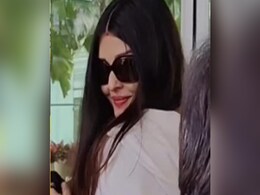 एयरपोर्ट पर स्पॉट हुई ऐश्वर्या राय लुक ने जीता फैंस का दिल, बोले- ग्रेसफुल लेडी एयरपोर्ट पर स्पॉट हुई ऐश्वर्या राय लुक ने जीता फैंस का दिल, बोले- ग्रेसफुल लेडी