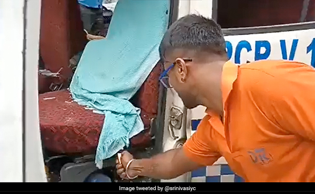 Video Shows How Kolkata Police Van Was Set On Fire. BJP Says "Wasn't Us"