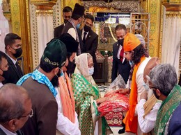 Bangladesh PM Sheikh Hasina Visits Delhi's Nizamuddin Dargah Bangladesh PM Sheikh Hasina Visits Delhi's Nizamuddin Dargah