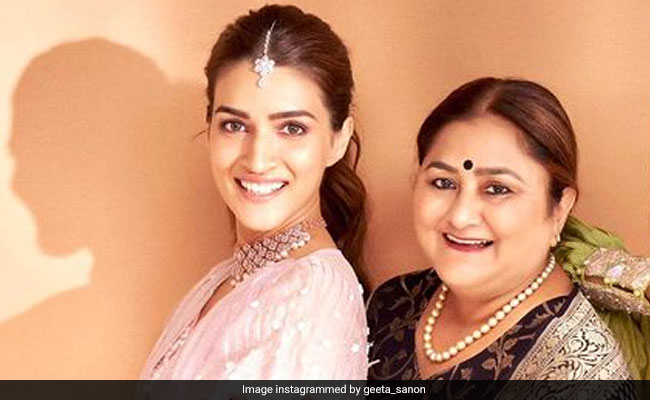 <i>Koffee With Karan 7</i>: Kriti Sanon Reveals Why Her Mom Did Not Want Her To Star In Karan Johar's <i>Lust Stories</i>