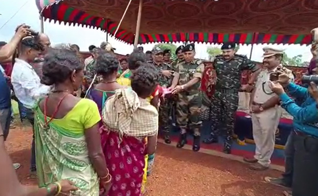 700 Maoist Supporters Surrender Before Odisha Police, Border Force