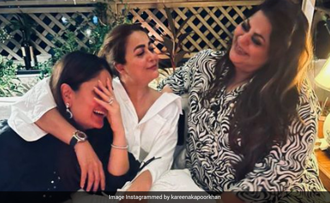Nothing To See Here, Just Kareena Kapoor Giggling With Her BFFs