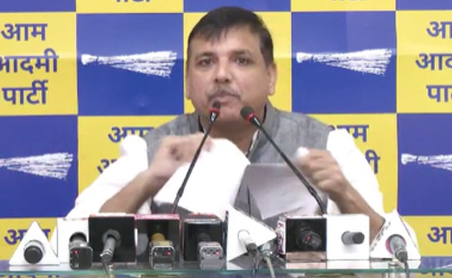 On Camera, AAP's Sanjay Singh Tears Delhi Lt Governor's Defamation Notice For "Khadi Scam" Charges