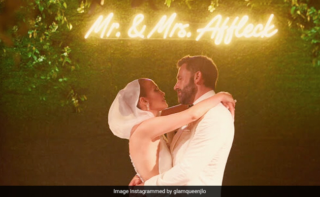 Inside Jennifer Lopez And Ben Affleck's Reception. Bonus - Wedding Pics