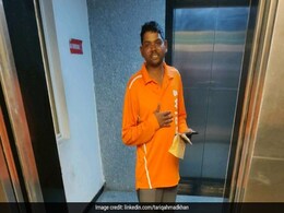 खाली पैर खाना पहुंचाता नज़र आया Swiggy डिलीवरी एजेंट, कहानी पढ़कर आप भावुक हो जाएंगे खाली पैर खाना पहुंचाता नज़र आया Swiggy डिलीवरी एजेंट, कहानी पढ़कर आप भावुक हो जाएंगे