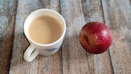Apple Or Coffee? What To Start Your Day With - Nutritionist Suggests