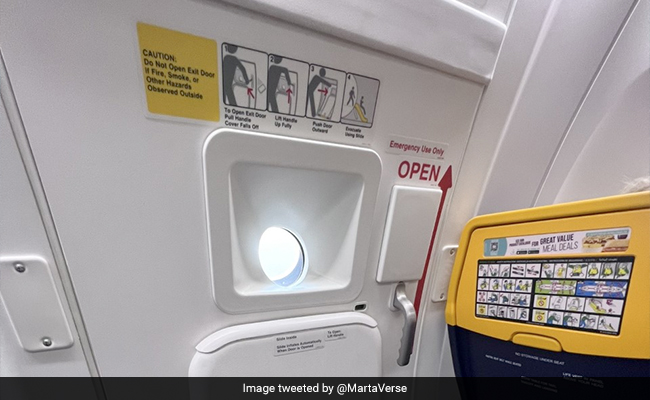 Ryanair Airline's Cheeky Response To Passenger's Complaint Leaves Internet Disappointed