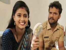 'संघर्ष 2' के सेट पर मेघाश्री के साथ मस्ती करते दिखे खेसारी लाल यादव, पुलिस की वर्दी में डाक्टर बन चेकअप करते दिखे एक्टर 'संघर्ष 2' के सेट पर मेघाश्री के साथ मस्ती करते दिखे खेसारी लाल यादव, पुलिस की वर्दी में डाक्टर बन चेकअप करते दिखे एक्टर