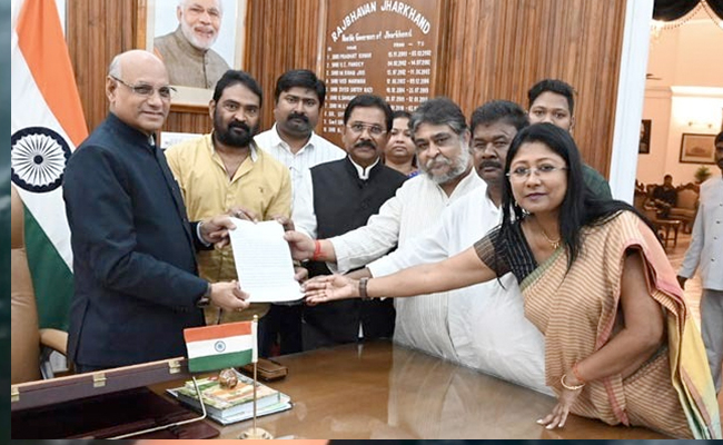 Jharkhand Governor Visits Delhi Amid Suspense Over Hemant Soren's Stint